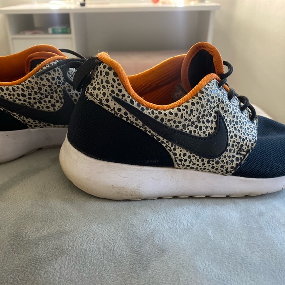 LEOPARD NIKE RUNNING SHOES Youth-4.5 (WOMENS SIZE 6) - Picture 2 of 3